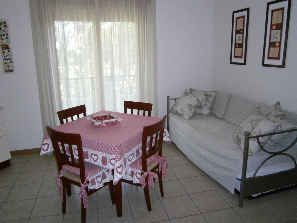 Appartamento Roberta Caorle Habitación foto